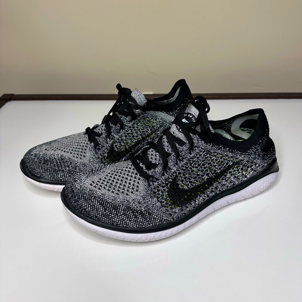 Women’s Nike Flyknit Shoes 7.5